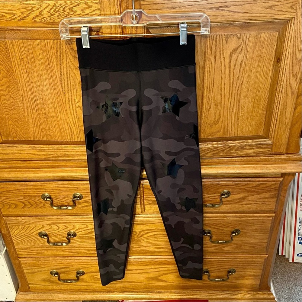 Ultracor Black and Dark Gray Camouflage Leggings